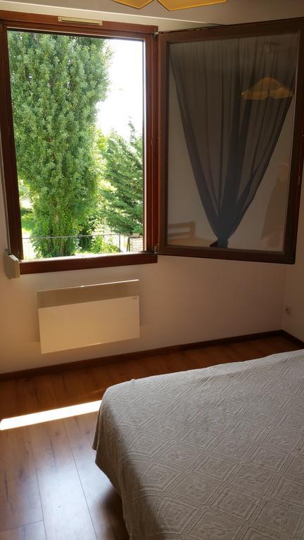 Le Magiot Hotel Montliot-et-Courcelles Kamer foto