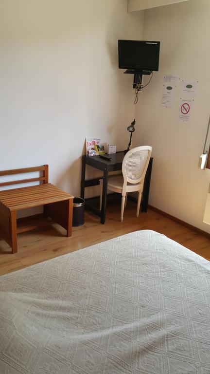 Le Magiot Hotel Montliot-et-Courcelles Kamer foto