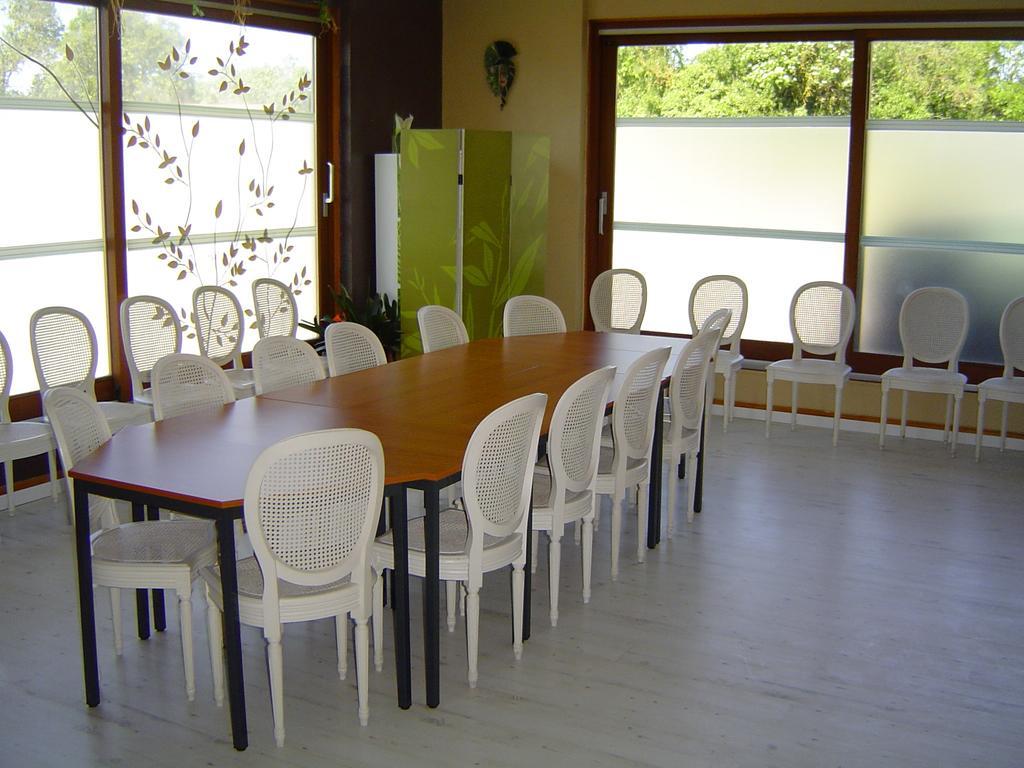 Le Magiot Hotel Montliot-et-Courcelles Buitenkant foto