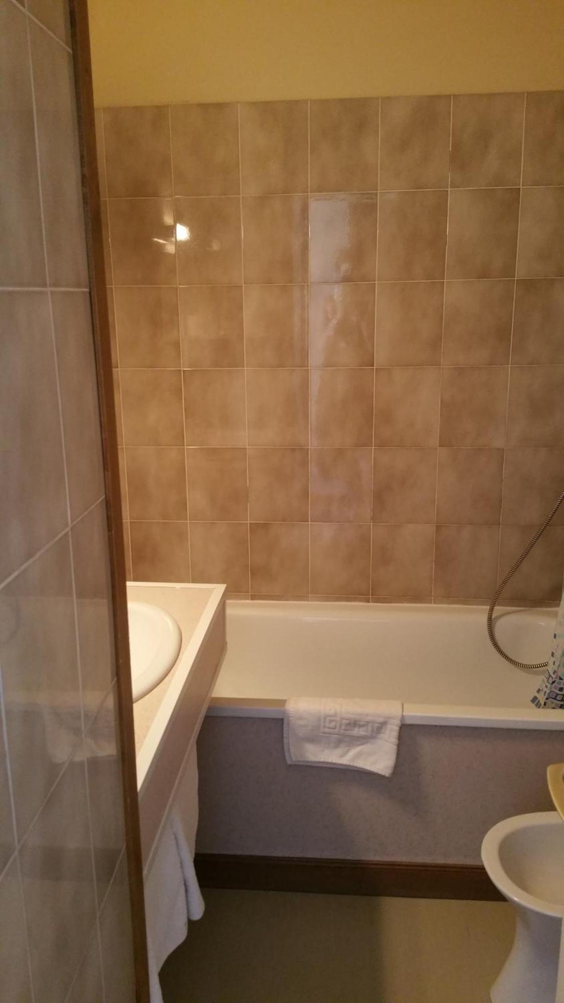 Le Magiot Hotel Montliot-et-Courcelles Kamer foto